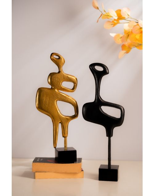 Art Guy & Lady Accent