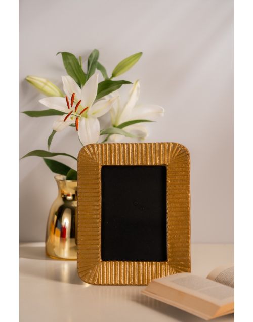 Fluted Blush Gold Frame (Medium)