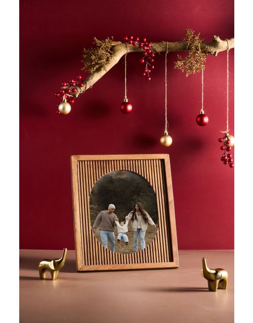 Fluted Wood Oval Frame L 8" x 10"